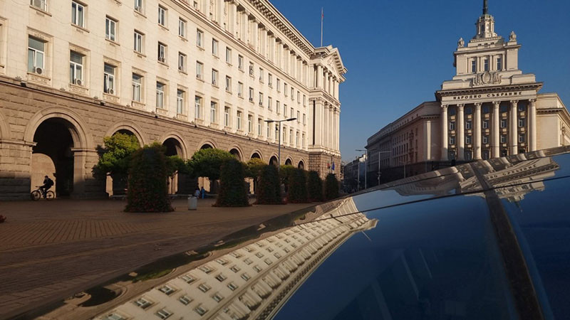 Темата за временния посланик на България в Украйна продължава да