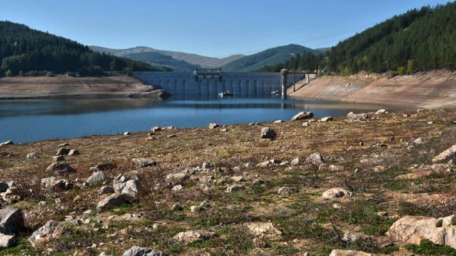 Около 40 хил. българи са на воден режим заради недостиг на вода във водоемите