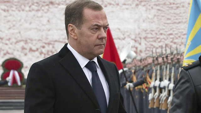 Медведев: С игрите си с историята Молдова тръгва по пътя на Украйна