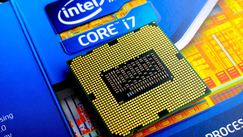 Intel съкращава 15% от работниците си
