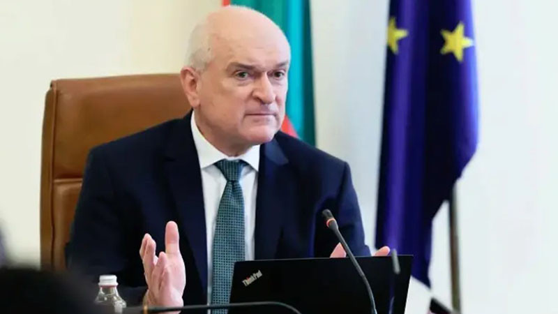 Главчев разпореди проверка за смяната на директора на ЦРЧР към МОН