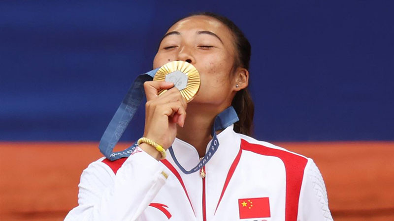 Китайка грабна златото в тениса след безапелационен финал