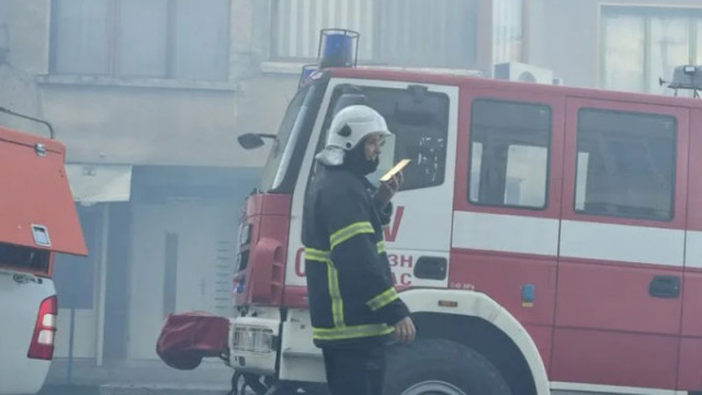 Пожар в жилищна сграда в София