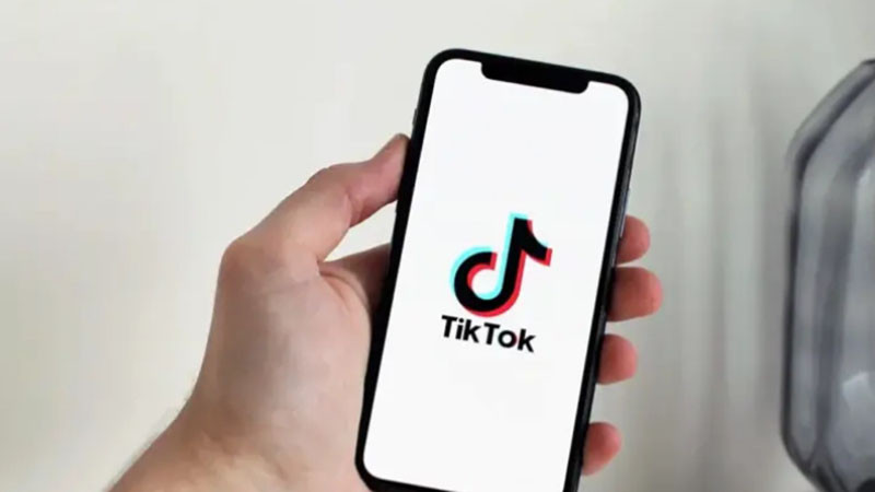 TikTok изтегля окончателно своя "пристрастяваща" опция в държави от ЕС