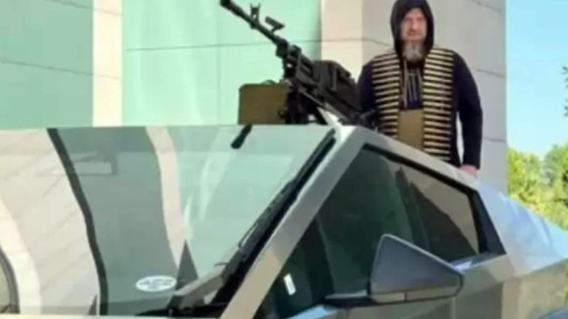 Мъск отрече да е подарявал пикап на "Тесла" на чеченския лидер Рамзан Кадиров