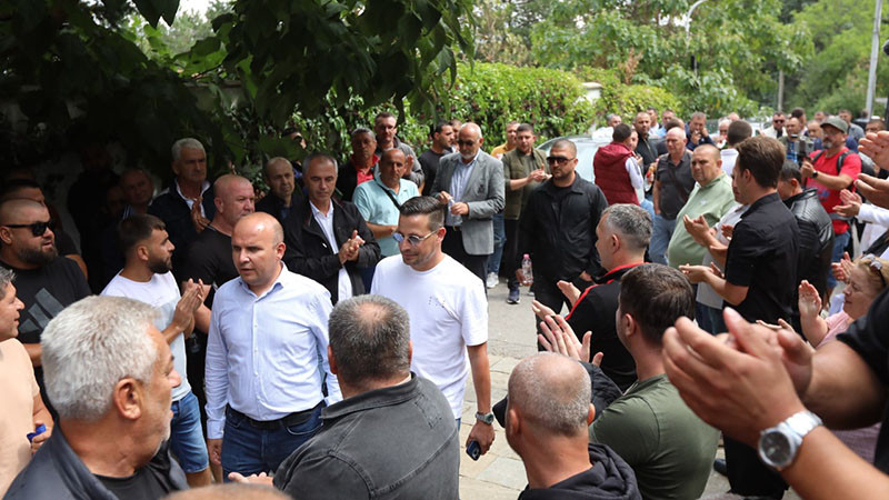 Напрежение в Бояна и опит за нахлуване в сараите. На място