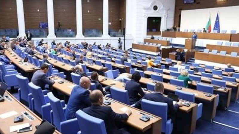 Трети опит парламентът да заработи: Ще бъде ли избран председател?