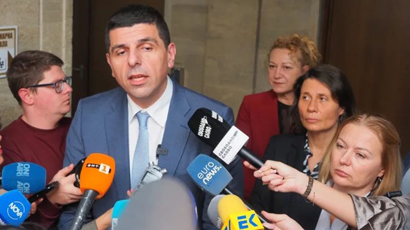 Вечно неразбралите ПП-ДБ не знаели, че БСП са събрали подписи за декларацията им