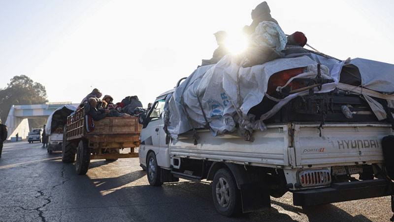 Разрушиха мост, за спрат настъплението на сирийските бунтовници към Хомс, хиляди напуснаха града