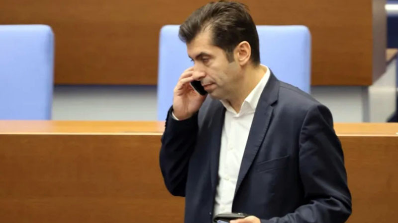 Известно ДБ-знаме: Кирил Петков е два пъти по-тъп, отколкото си мислехме