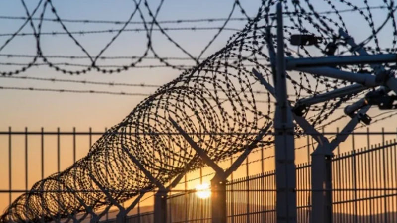 Великобритания ще строи четири нови затвора