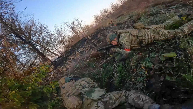 Украйна съобщи, че губи позиции край Покровск, руснаците са на 3 км от стратегическия център