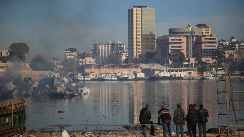 Новата власт в Сирия разпуска силите за сигурност и закрива затворите на Асад