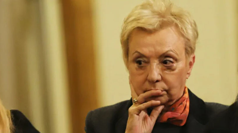 Рекламната кампания, условно наречена консултации за кабинет при президента, успешно завърши