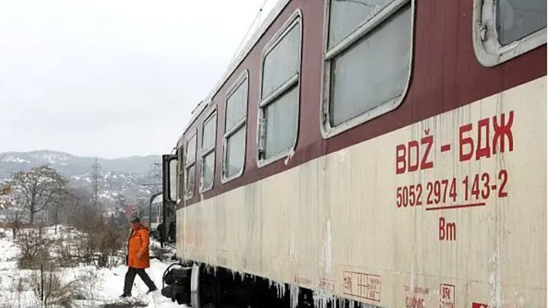 БДЖ: Временно е спряно движението на някои влакове