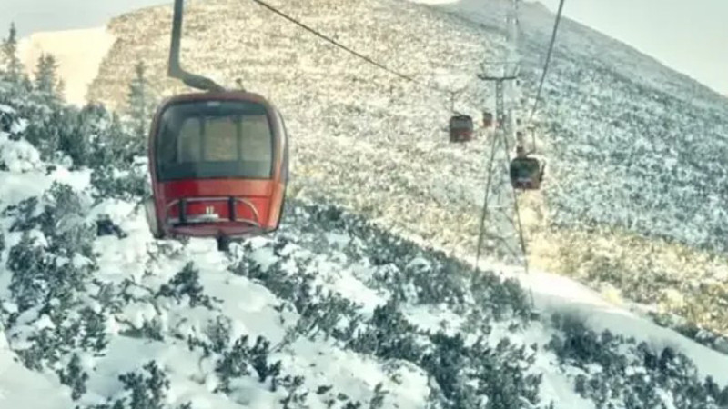 След драматичните дни: Лифтовете на Боровец работят