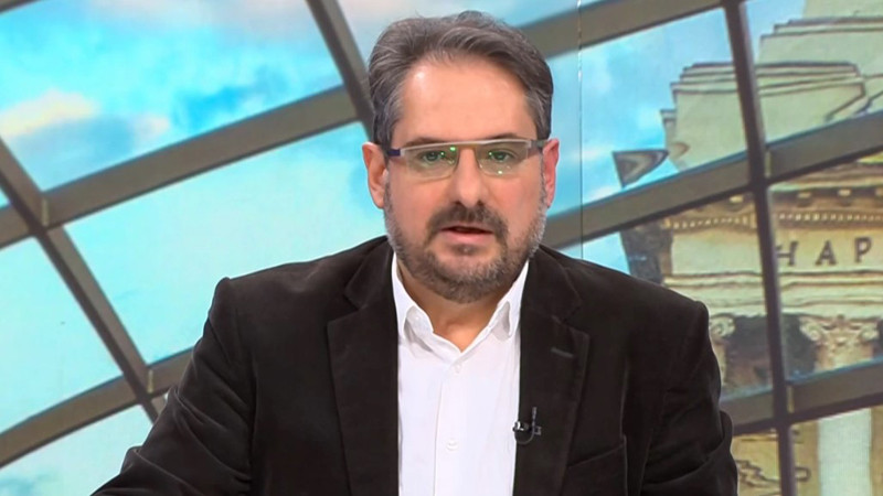 Политологът Даниел Смилов: Приемат ли ни в Еврозоната, кабинетът "Желязков" ще се счита за успешен
