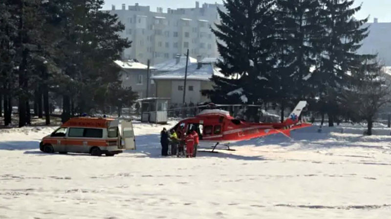 Падналият от балкон на хотел турист в Банско е траспортиран с хеликоптер в София