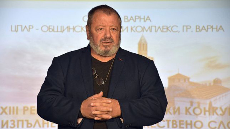 Представители на три поколения театрални и филмови звезди ще журират