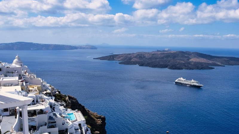 Скорошната сеизмична активност в Санторини предизвика опасения за потенциално вулканично