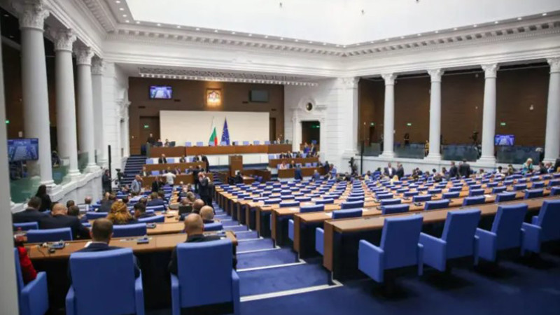 Депутатите изслушват в НС двама министри заради евентуално българско участие във войната в Украйна