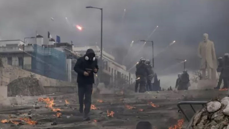 Прокурор повдигна обвинения в основно престъпление срещу 14-годишен българин, който е