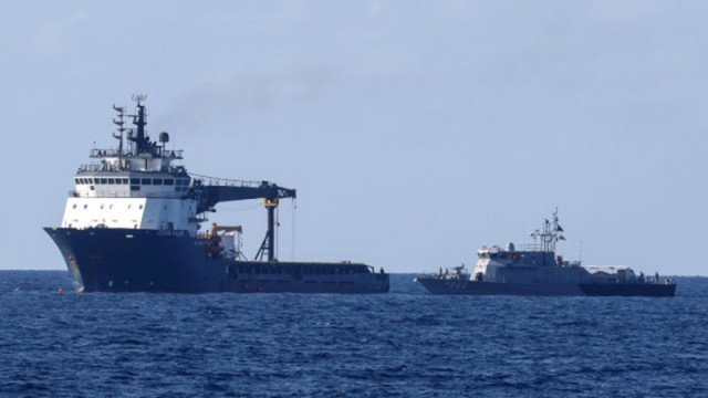 "Таймс": Руски товарен кораб транспортира военна техника през Ламанша