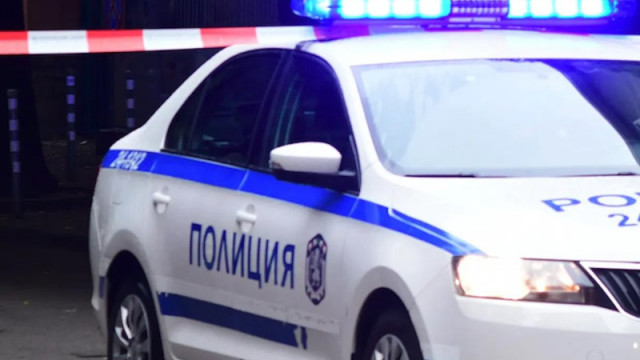 Мъж се барикадира в дома си в Казанлък