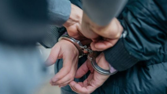 Задържани са 13 души при спецоперация на полицията в София