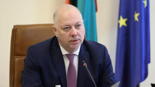 Премиерът Желязков призова: Нека празничната светлина ни обедини около стремежа към мир