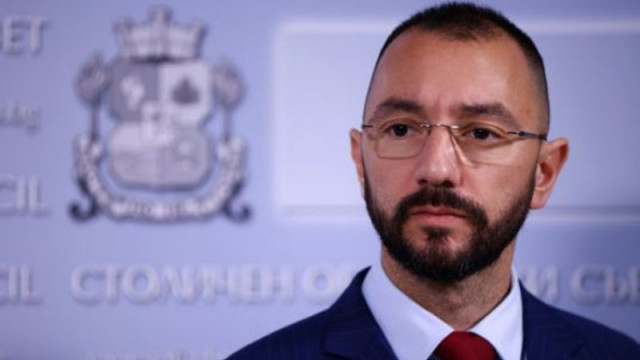 Хекимян: ПП-ДБ/СС носят разруха, Бонев не е нищо повече от политически дезертьор