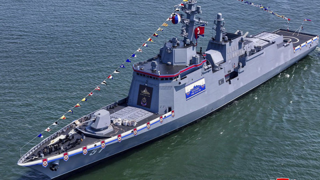 Пхенян пусна на вода нов многофункционален разрушител, оборудван с "най-мощните оръжия"