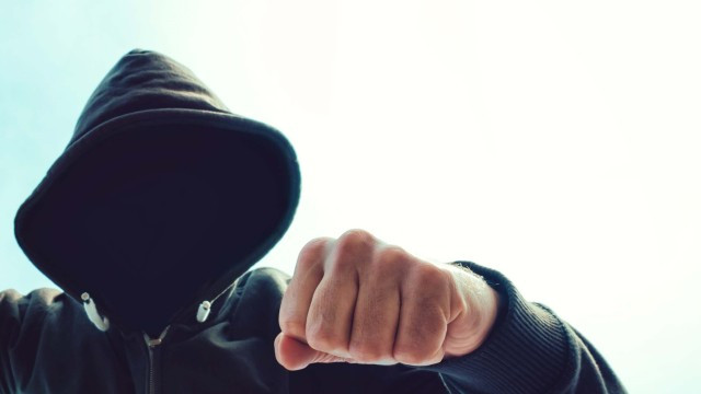 След побой между братя, единият е с фрактура на череп и опасност за живота