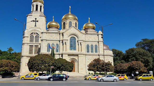 Временно ограничават паркирането пред Катедралния храм във връзка със службата на патриарх Даниил
