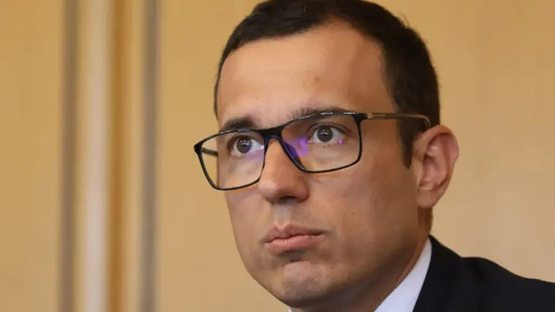 ДС гений в действие: Терзиев решава проблема с паркирането... с нов проблем