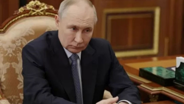 Путин допусна журналист в апартамента, в който живее, позлатени стени и екзотично изглеждащи растени
