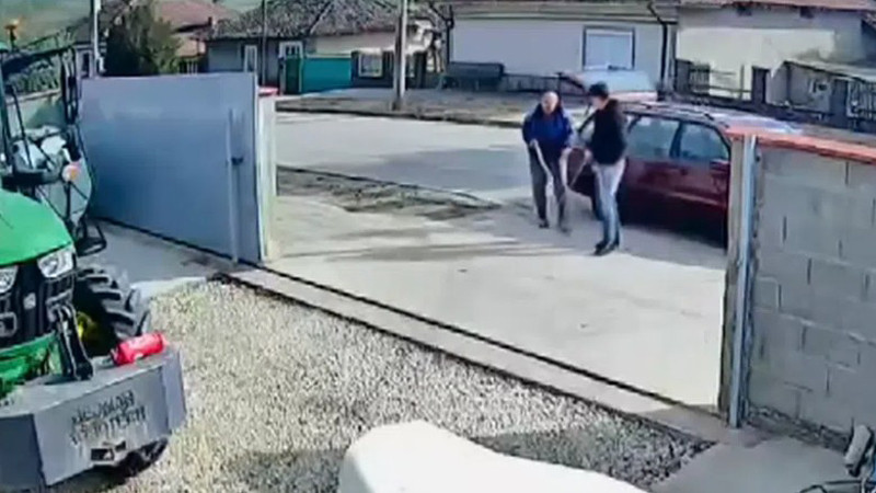 Нападнаха с метална тръба семейство в Силистренско