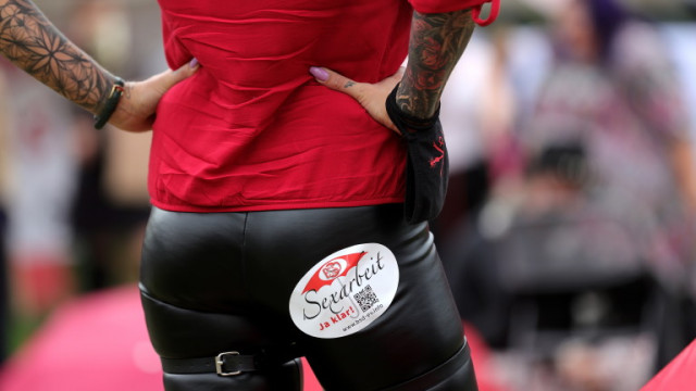 В Германия отново позволиха проституцията