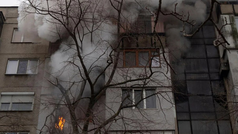 Един човек е загинал, а друг е с наранявания вследствие на пожари през денонощието