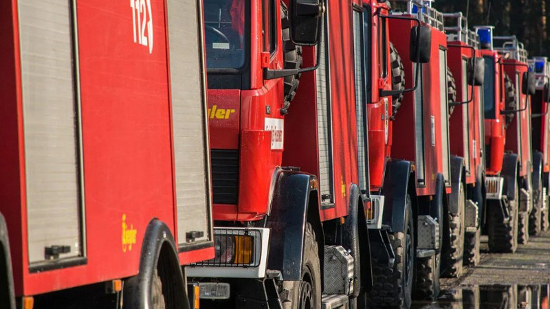 През изминалото денонощие в страната са загасени 64 пожара, загинал е един човек