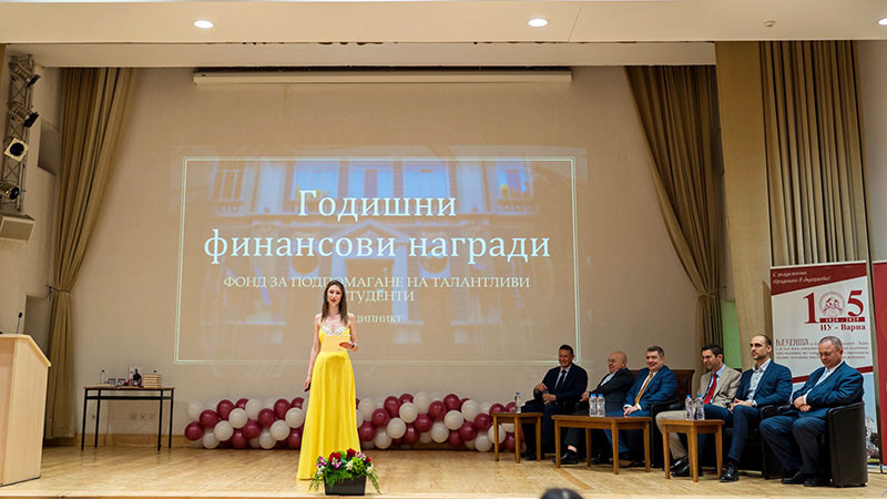 Отличиха с финансови награди талантливи студенти към ЦИПНИКТ при ИУ – Варна
