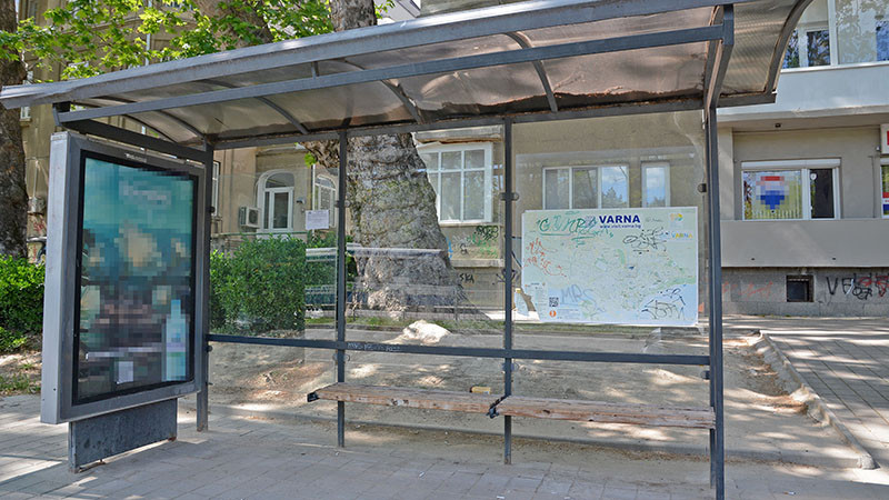 Ремонтирани са 30 заслона на градския транспорт в централната част на Варна