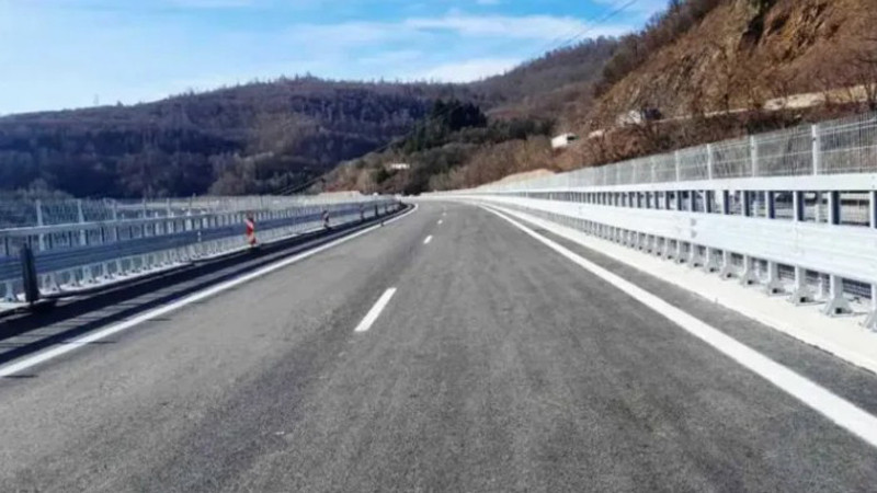 Затварят временно участъци, освен на АМ "Тракия", и на АМ "Хемус"