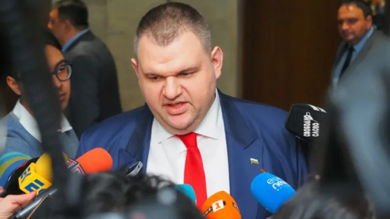 Пеевски: Избори няма да има, правителството работи