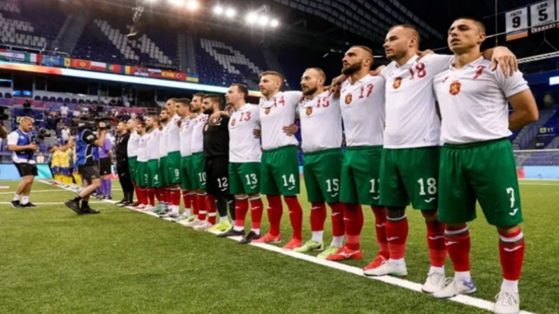 Националите по мини футбол започнаха със загуба Световното
