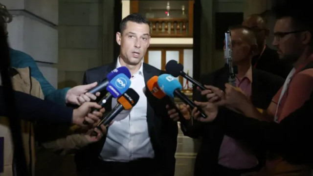 ЦСКА с нов треньор до часове