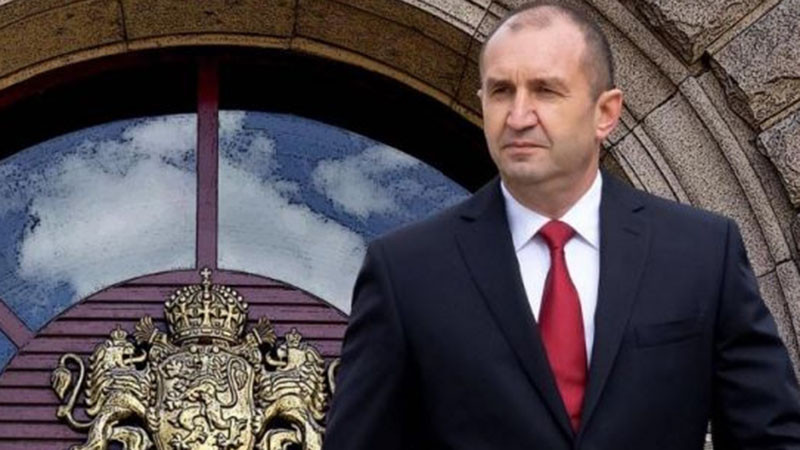 Радев сезира КС заради решението на Киселова за референдума за еврото