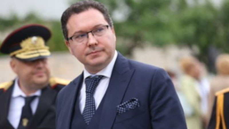 Министър Даниел Митов иска спедиторските фирми да отказват доставки на вейпове