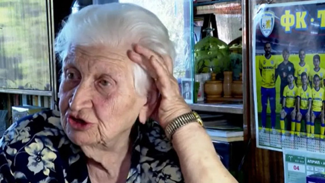 „Уморявам се, но ми е драго“: 90-годишна учителка от Стара Загора продължава на преподава
