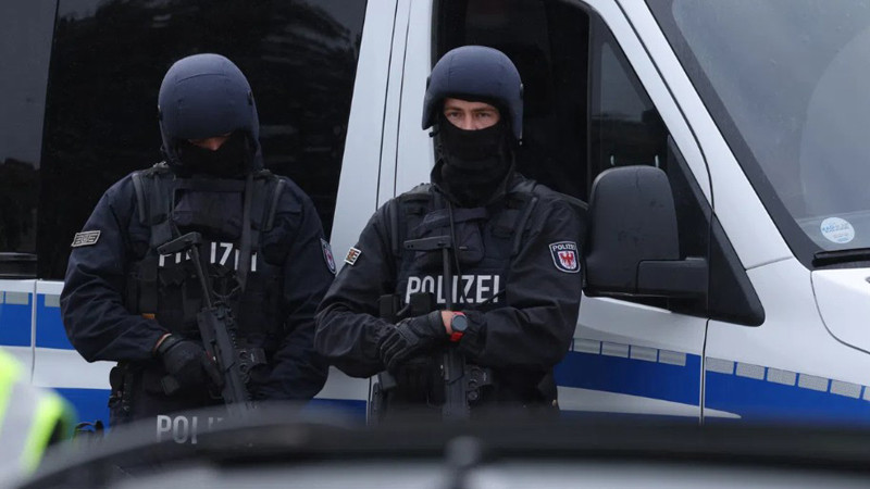 Задържаната за атаката с нож в Хамбург е направила самопризнания